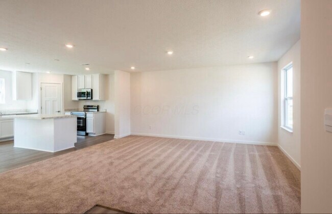 20 Hemingway Ave in Ashville, OH - Foto de edificio - Building Photo