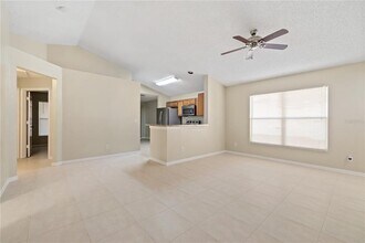 616 Cape Cod Cir in Valrico, FL - Building Photo - Building Photo