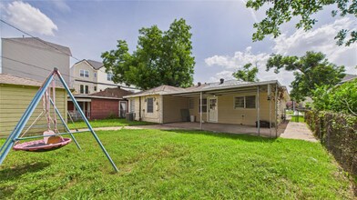 2318 Reinerman St in Houston, TX - Building Photo - Building Photo