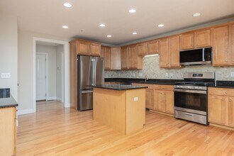 4 Country Candle Ln in Northborough, MA - Building Photo - Building Photo