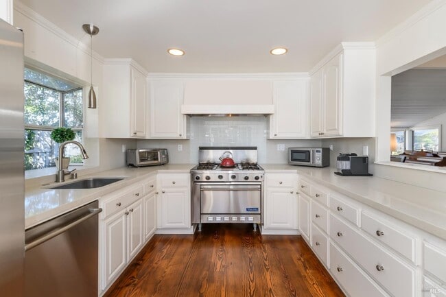 174 Trinidad Dr in Tiburon, CA - Building Photo - Building Photo