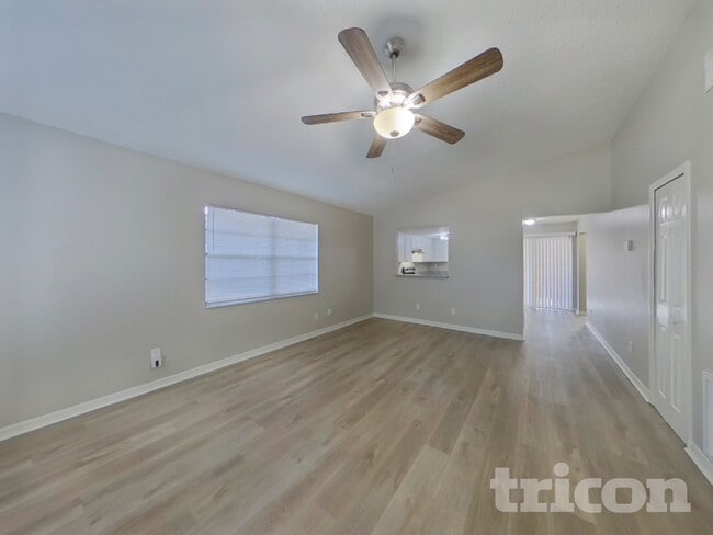 4930 44th Ave N in St. Petersburg, FL - Building Photo - Building Photo