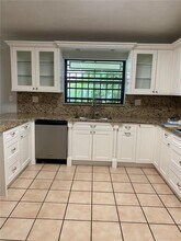 11235 SW 32nd St in Miami, FL - Building Photo - Building Photo