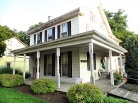 215 W Main St, Unit C in Leola, PA - Building Photo