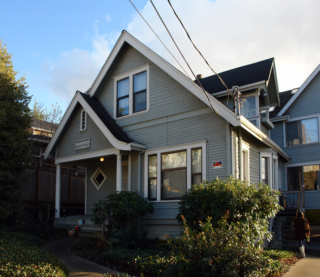 811 NE 67th St in Seattle, WA - Building Photo - Building Photo