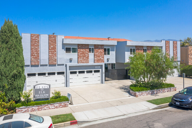 Flats on Elk in Glendale, CA - Foto de edificio - Building Photo