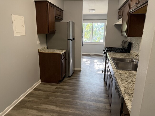 2920 Roberts Dr in Woodridge, IL - Building Photo - Building Photo