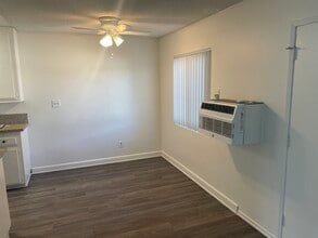 New Yorker in Downey, CA - Building Photo - Building Photo