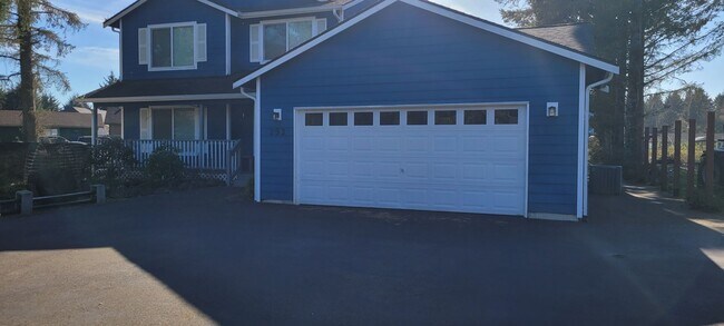 293 Glacier Ct SE in Ocean Shores, WA - Building Photo - Building Photo
