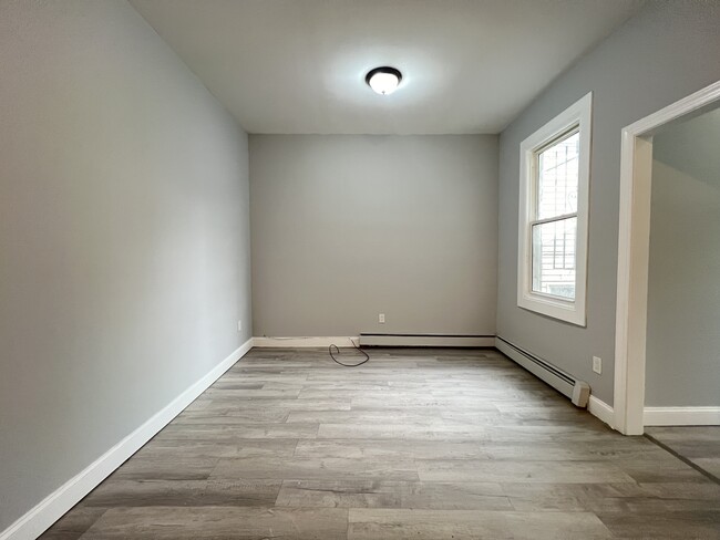 87 Dwight St, Unit 2 in Jersey City, NJ - Building Photo - Building Photo