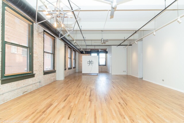 1327 W Washington Blvd, Unit 2a in Chicago, IL - Foto de edificio - Building Photo