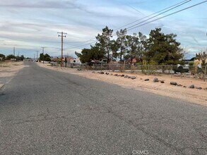 11546 Hickory Ave in Hesperia, CA - Building Photo - Building Photo