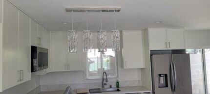 2515 Foothill Blvd in La Crescenta, CA - Building Photo - Building Photo