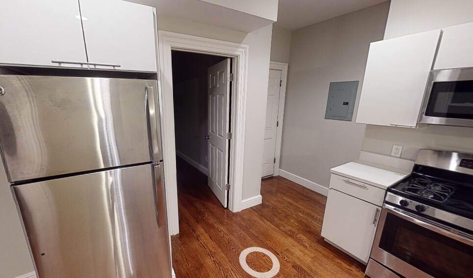 166 Hampshire St in Cambridge, MA - Building Photo