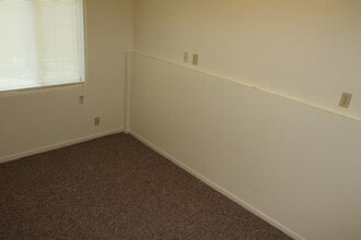 402 E Pleasant Vw Dr-Unit -404 in Des Moines, IA - Building Photo - Building Photo