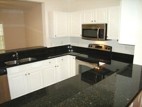 2108 Westchester Ridge NE in Atlanta, GA - Building Photo - Building Photo