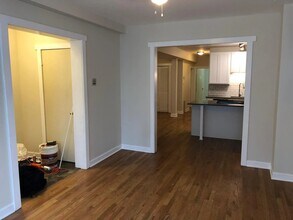 1018 W Roscoe St, Unit 1 in Chicago, IL - Building Photo - Building Photo