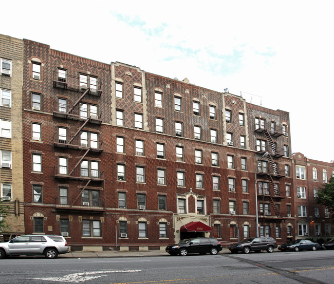 1562 Ocean Ave in Brooklyn, NY - Foto de edificio - Building Photo