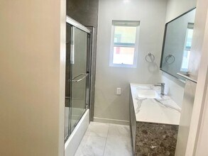 7521 Amigo Ave in Los Angeles, CA - Building Photo - Building Photo