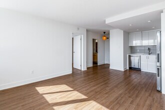 The Kingsview in Toronto, ON - Building Photo - Interior Photo