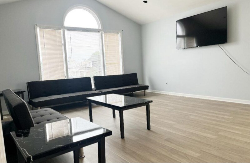 301 72nd St in North Bergen, NJ - Building Photo