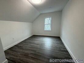 197 S Main St, Unit 5 in Clinton, MA - Building Photo