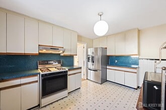 298 Newark Ave in Union, NJ - Building Photo - Building Photo