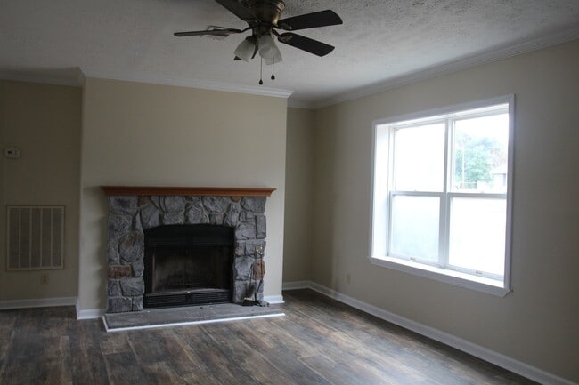 1603 Cromartie Beach Dr in Albany, GA - Building Photo - Building Photo