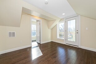 232 Fulton St in Medford, MA - Building Photo