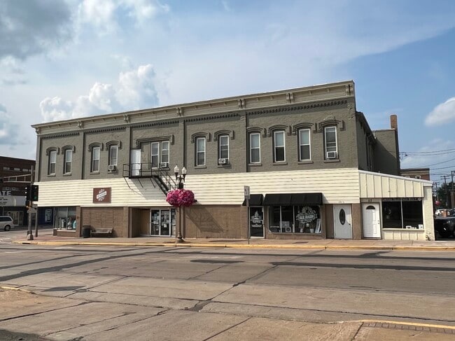 113 Main St E, Unit Unit #3 in Menomonie, WI - Building Photo - Building Photo