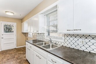 820 S Royal Rd in Wichita, KS - Building Photo - Building Photo