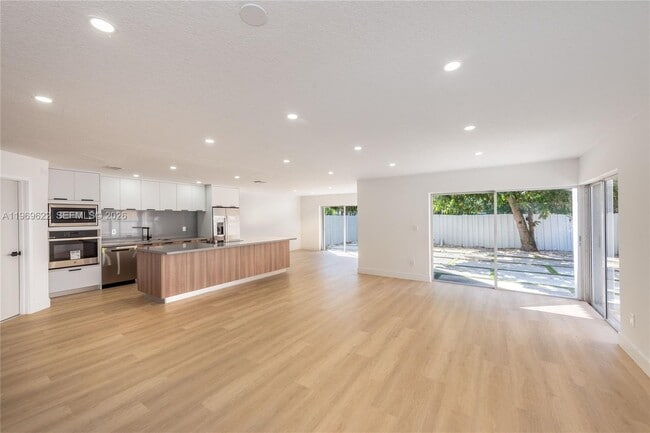 13912 SW 103rd Ln in Miami, FL - Building Photo - Building Photo