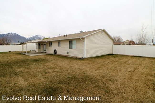 2968 W 820 N in Provo, UT - Foto de edificio - Building Photo