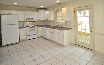 2004 Wards Ferry Rd in Lynchburg, VA - Building Photo - Building Photo