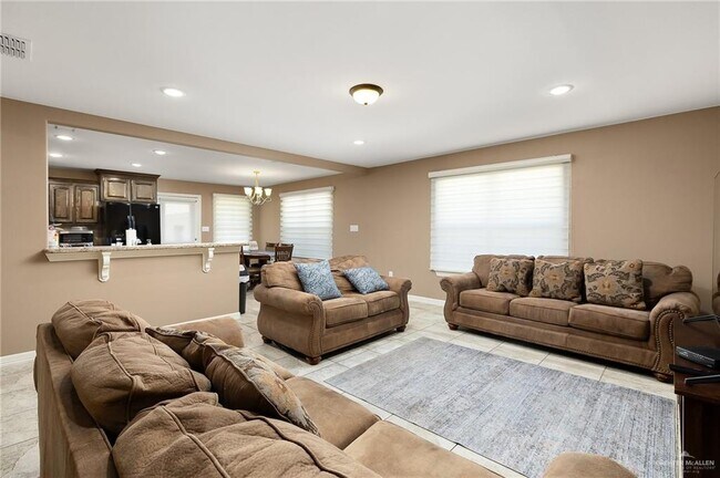 10 Robin Ave in McAllen, TX - Building Photo - Building Photo