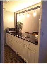 22700 Garrison St, Unit 207 in Dearborn, MI - Foto de edificio - Building Photo