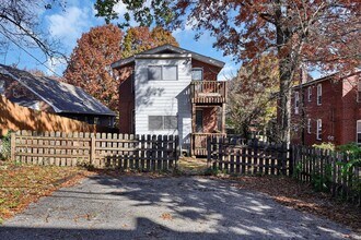 7702 Lile Ave in Richmond Heights, MO - Building Photo - Building Photo