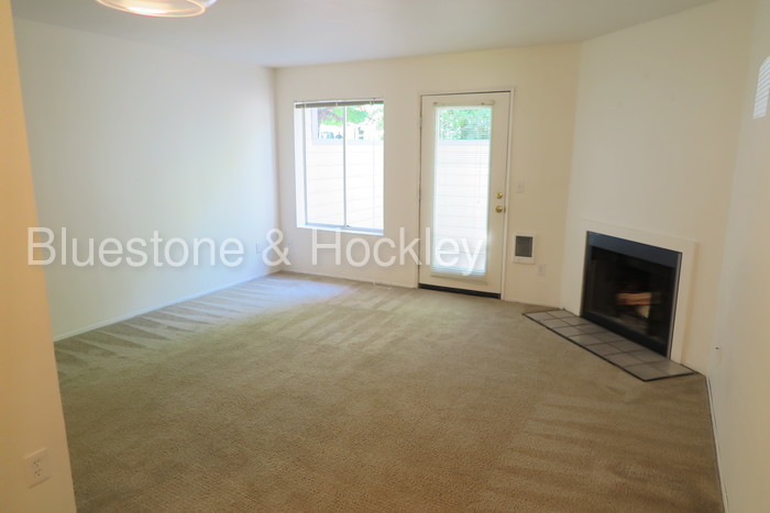 6061 SW Beaverton Hillsdale Hwy in Portland, OR - Building Photo