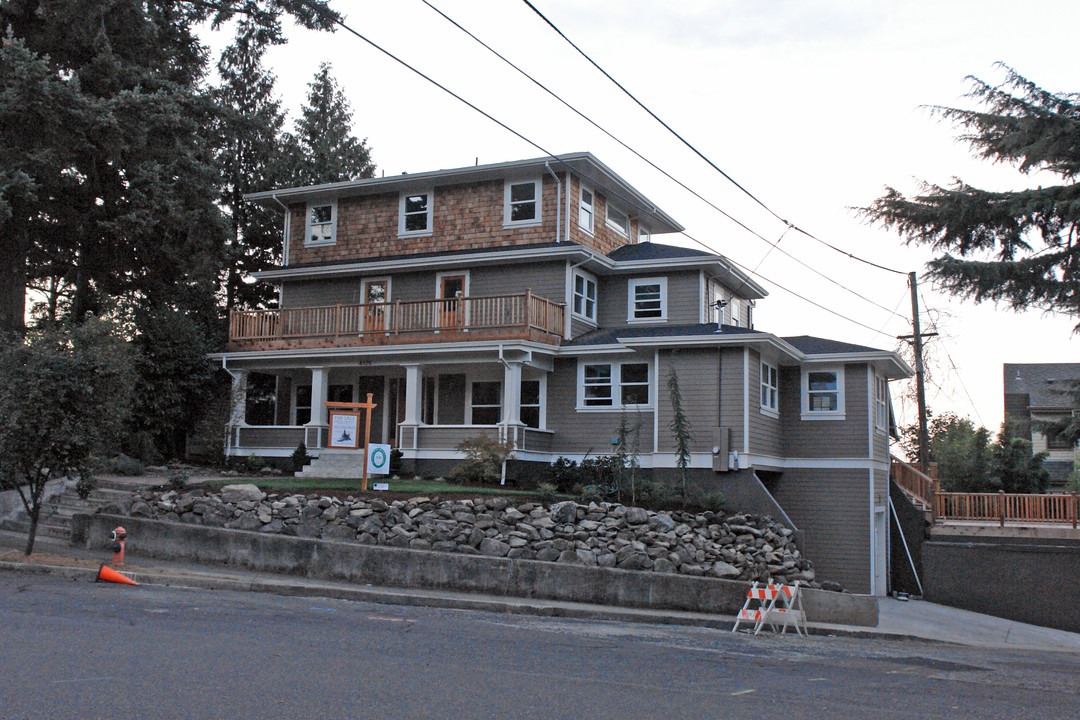 4826 Alameda St in Portland, OR - Building Photo