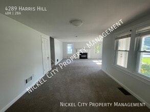 4289 Harris Hill Rd in Buffalo, NY - Building Photo - Building Photo