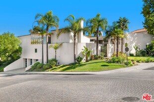 11975 Crest Pl in Beverly Hills, CA - Building Photo