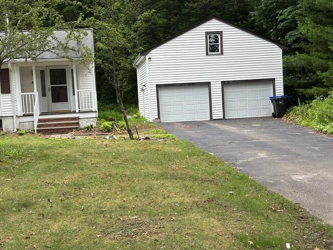 4 Overdale Pkwy in Hopedale, MA - Building Photo - Building Photo