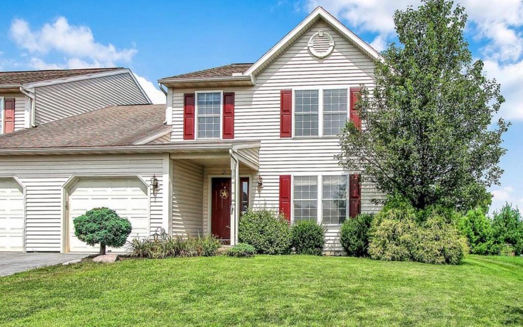 126 Michigan Dr in Sinking Spring, PA - Building Photo