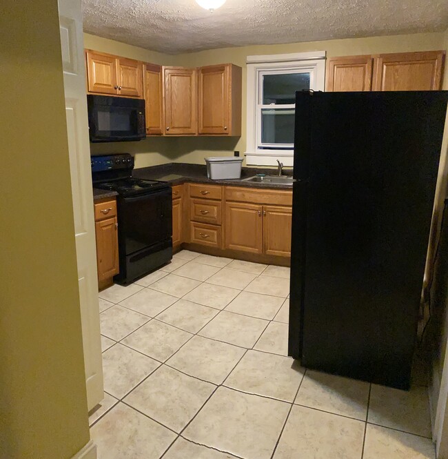906 W Lackawanna Ave, Unit 906 -2nd floor in Blakely, PA - Building Photo - Building Photo
