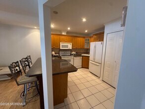 134 Amberly Dr in Englishtown, NJ - Building Photo - Building Photo