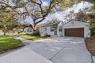 106 25th Ave NE in St. Petersburg, FL - Foto de edificio - Building Photo