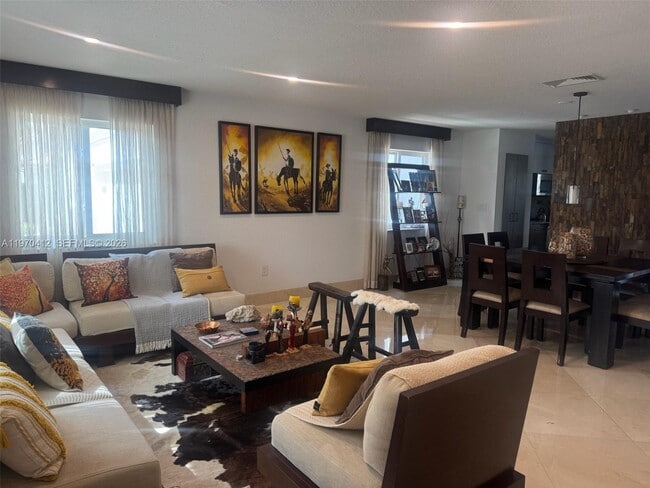 10973 NW 53rd Ln in Doral, FL - Building Photo - Building Photo