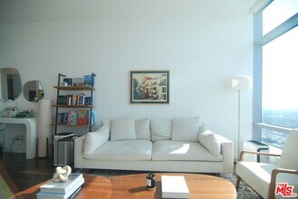 900 W Olympic Blvd in Los Angeles, CA - Building Photo - Building Photo