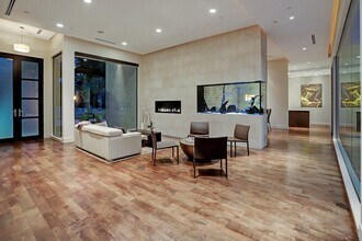 721 E Creekside Dr in Houston, TX - Building Photo - Building Photo