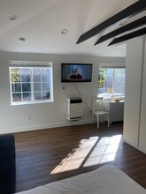 9020 Hillside St in Oakland, CA - Foto de edificio - Building Photo